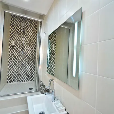 Eight Point Living 34b Биргу